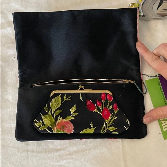 Floral Black and Pink Clutch - Picture 3 of 4